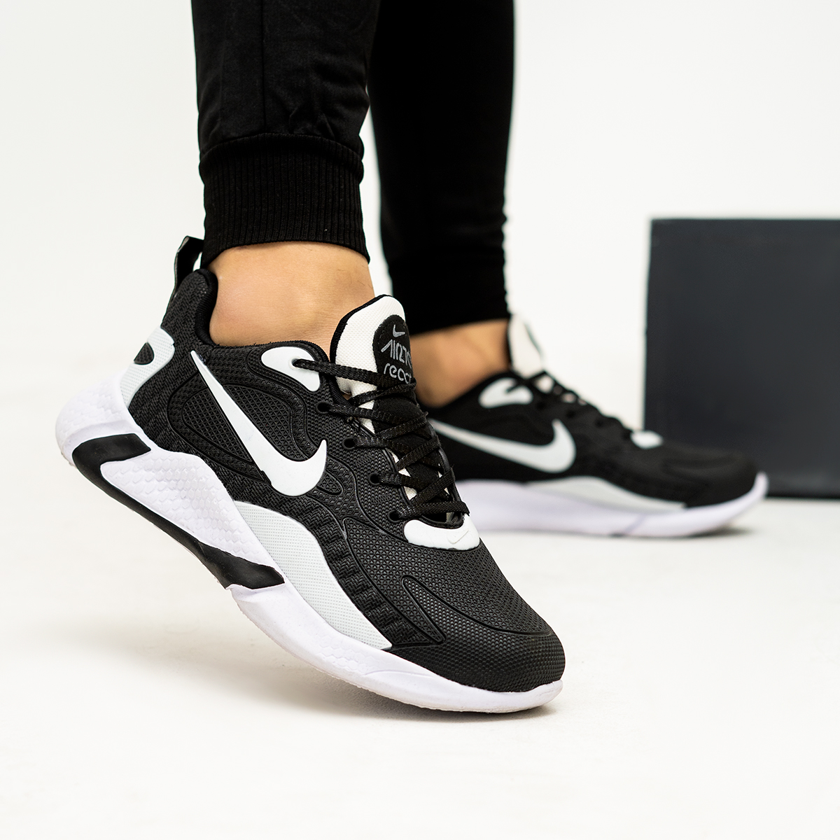 کفش ورزشی نایک مشکی سفید مردانه مدلB709