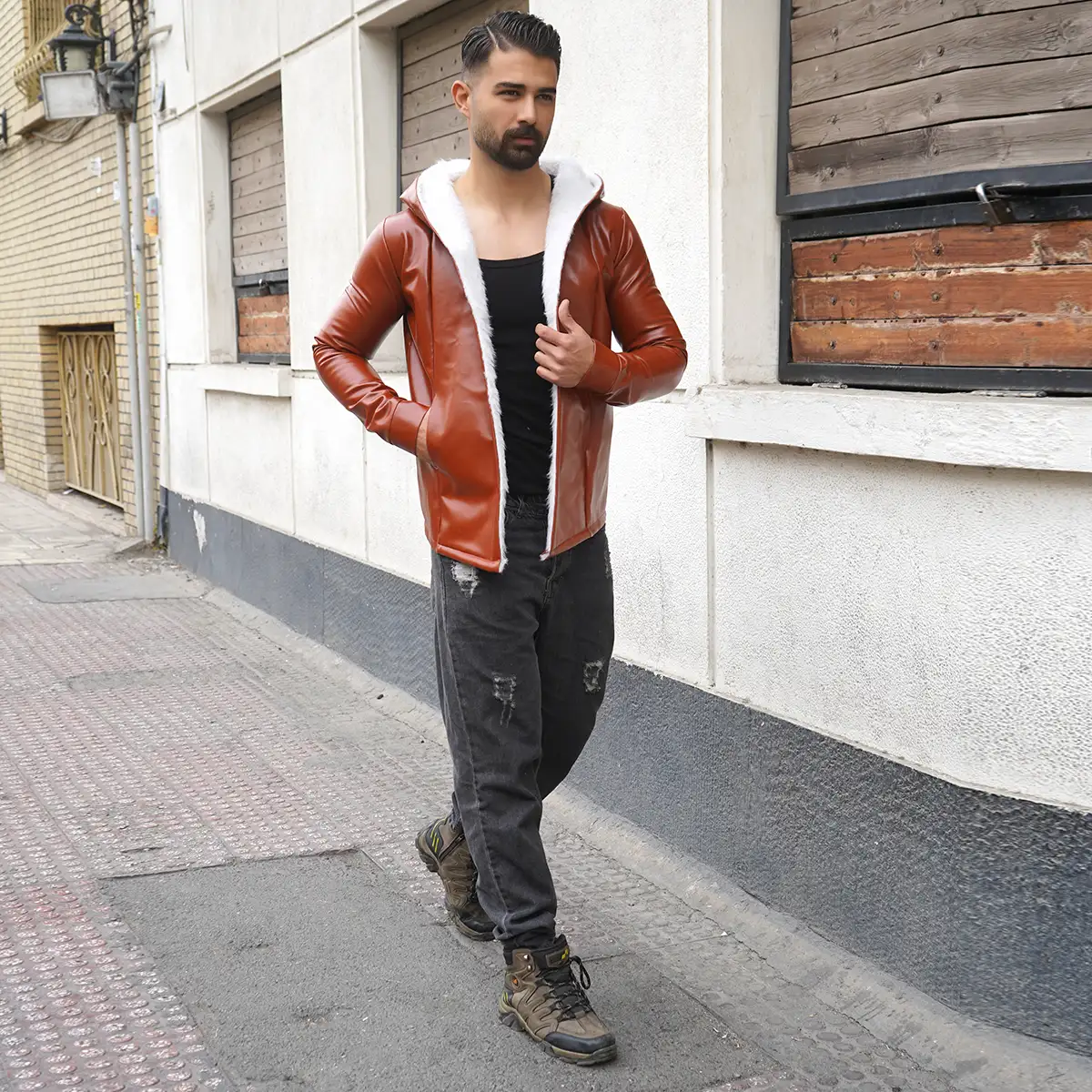 شنل چرم قهوه‌ای مدل Rozbeh