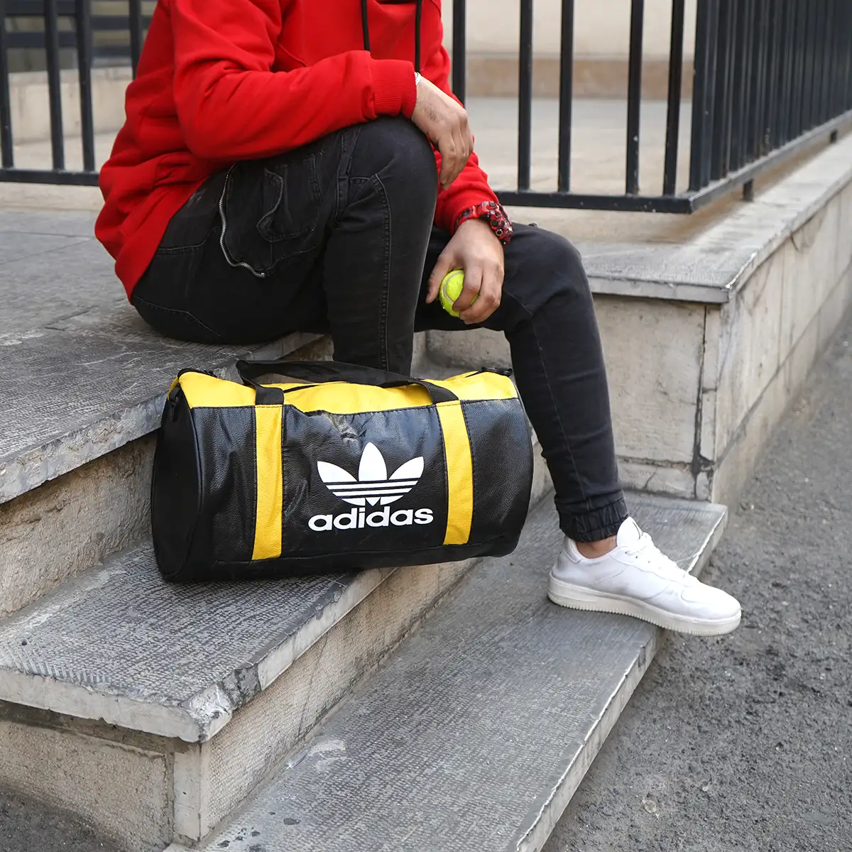 کیف ورزشی آدیداس مشکی زرد مدل Soren