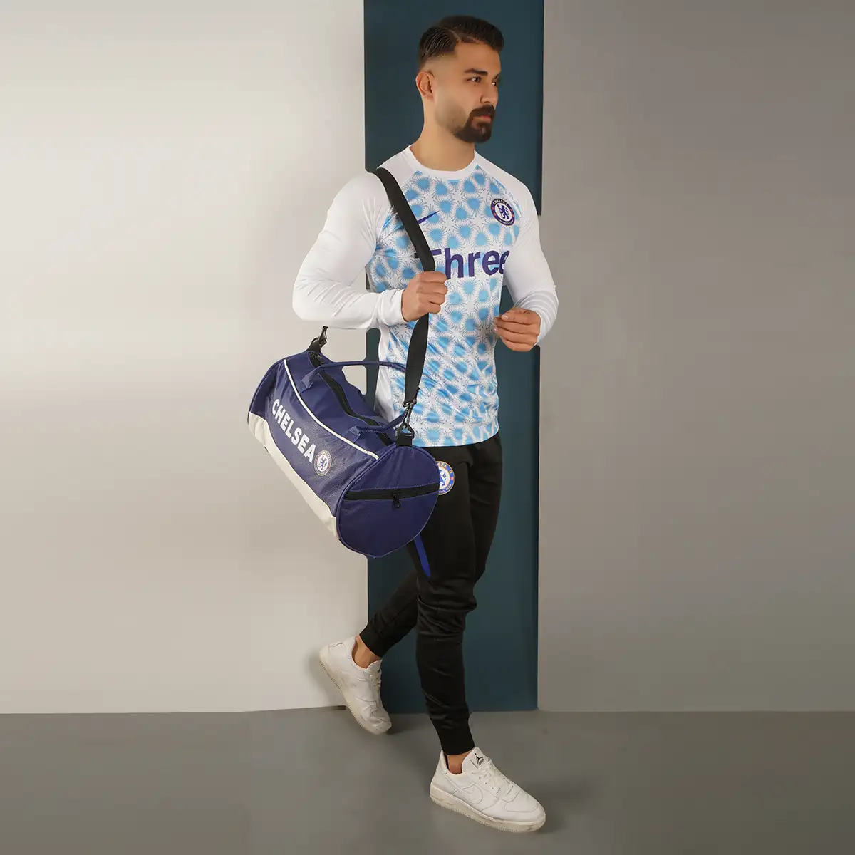 کیف ورزشی آبی مدل Chelsea