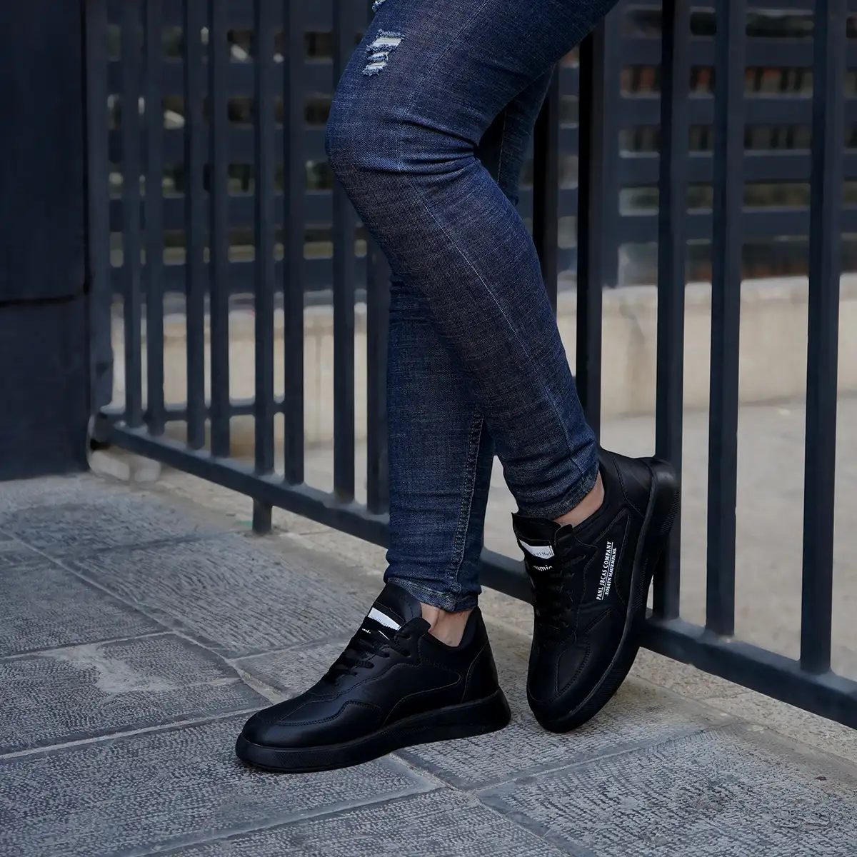 کفش تخت تمام مشکی مردانه مدل Anatomic