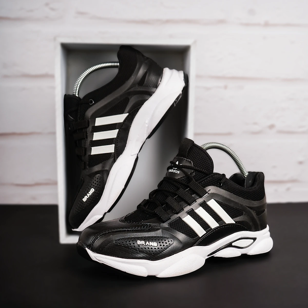 کفش ورزشی مردانه مشکی سفید Adidas مدل Ravan