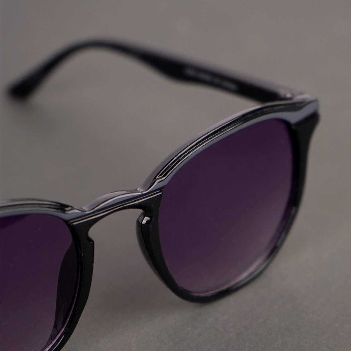 عینک آفتابی مشکی بنفش rumanah مدل rk80