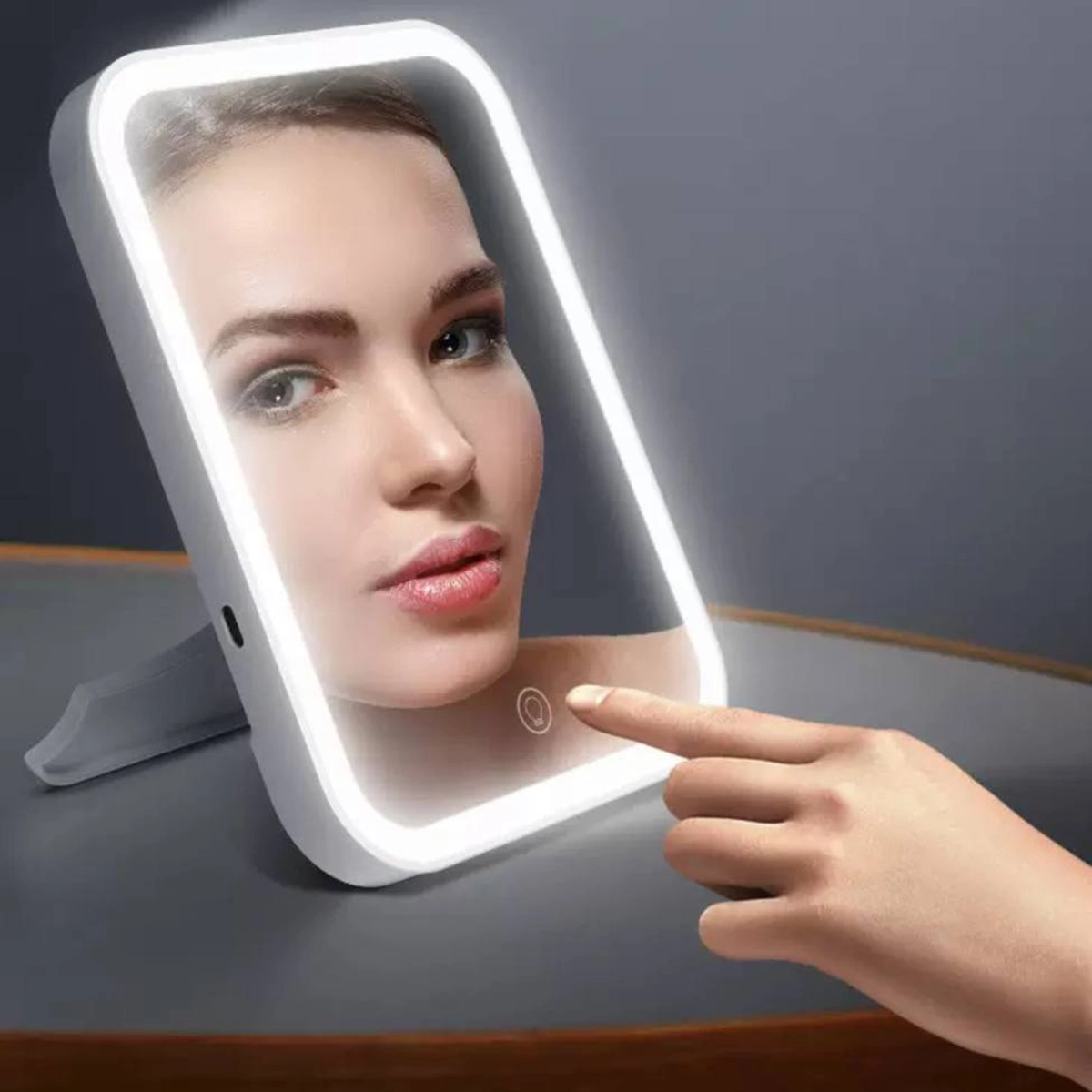 آینه آرایشی چراغ دارمدل XJ-989-1