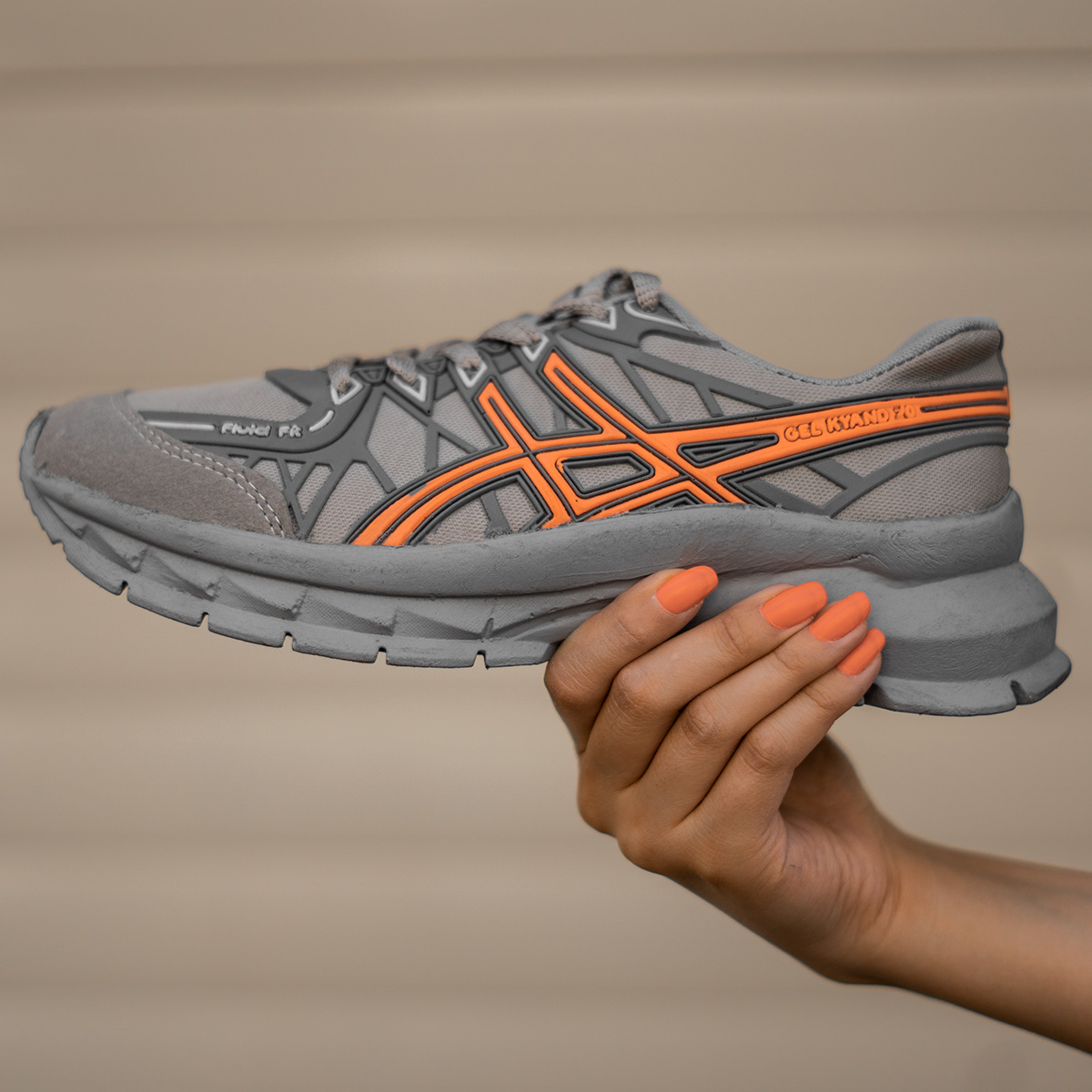 کفش ورزشی Asics زنانه طوسی نارنجی مدل Tina